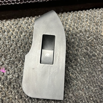 2017 Holden Captiva- Right Rear Window Switch- (TAG7980)