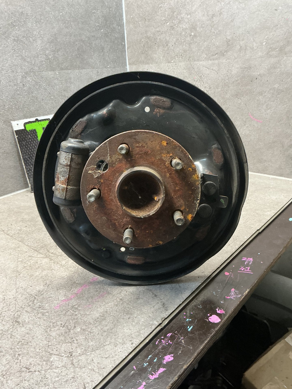 2006-2011 Toyota Hilux VII N10- Left Rear ABS Axle- (TAG3732)