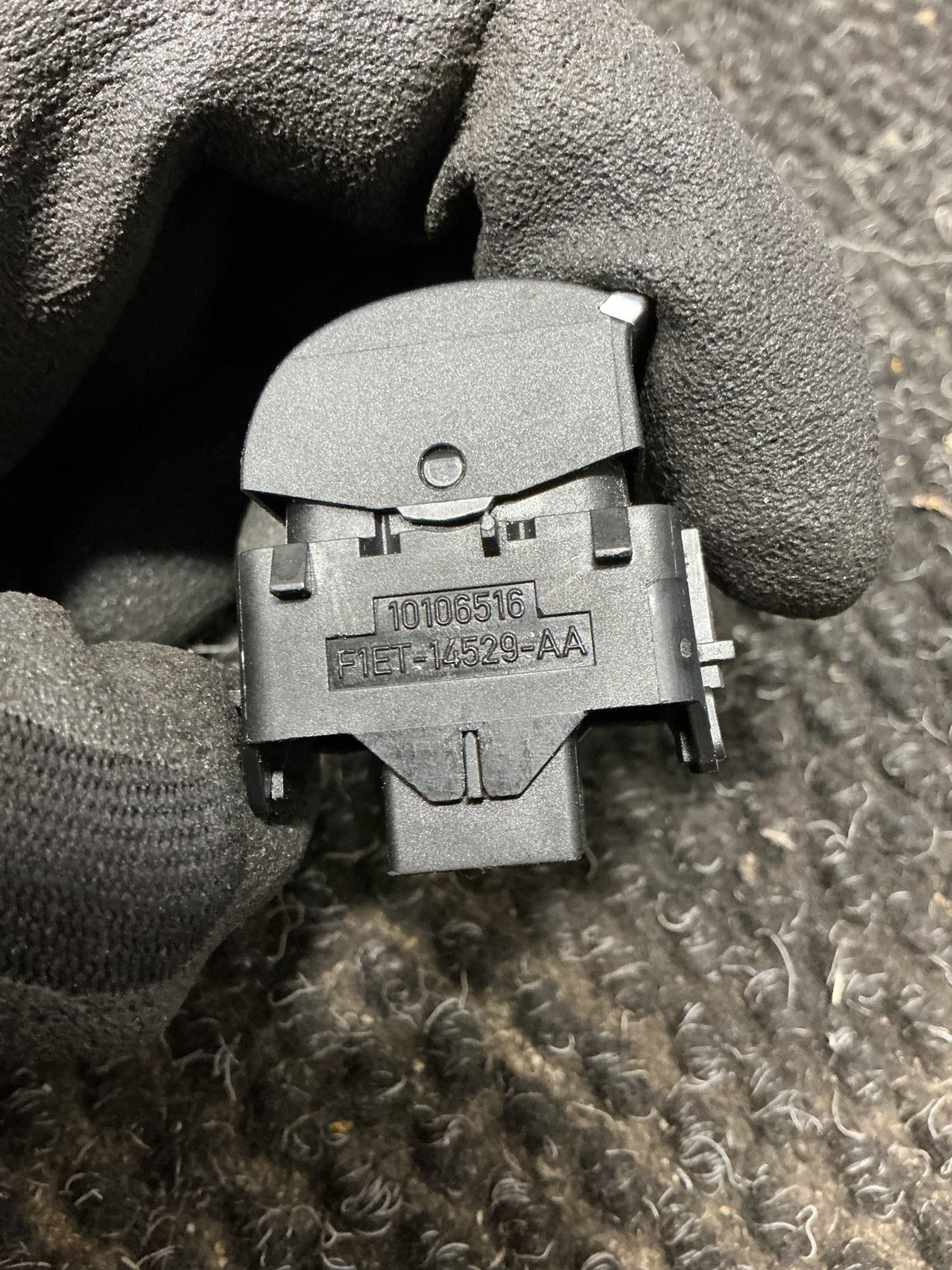 2014-2016 Ford Kuga II TF- Left Rear Window Switch- (TAG11644)