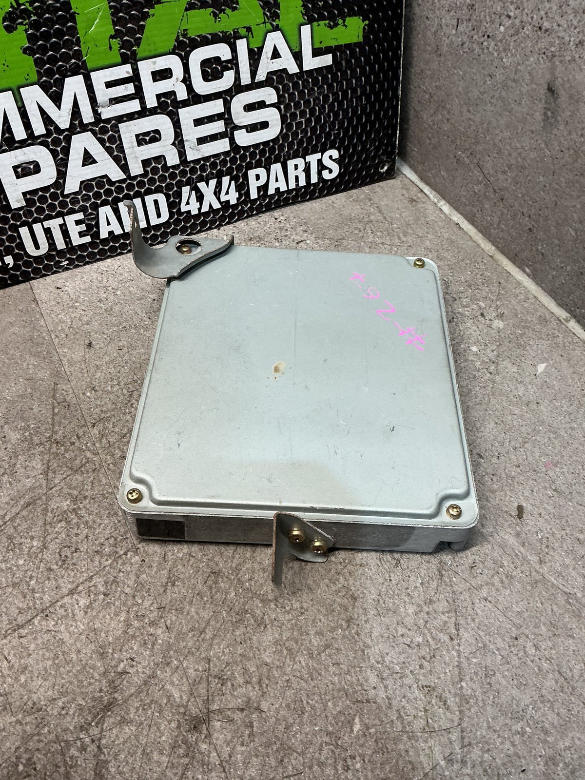 2004 Toyota Estima ACR30 - ECU - (TAG16118)