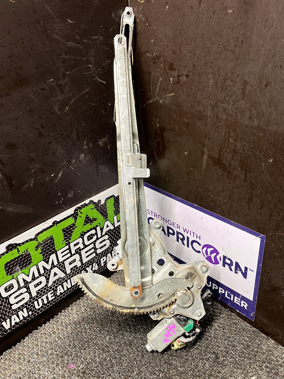 1998 Toyota Land Cruiser FZJ80- Right Front Window Regulator/Motor- (TAG7566)