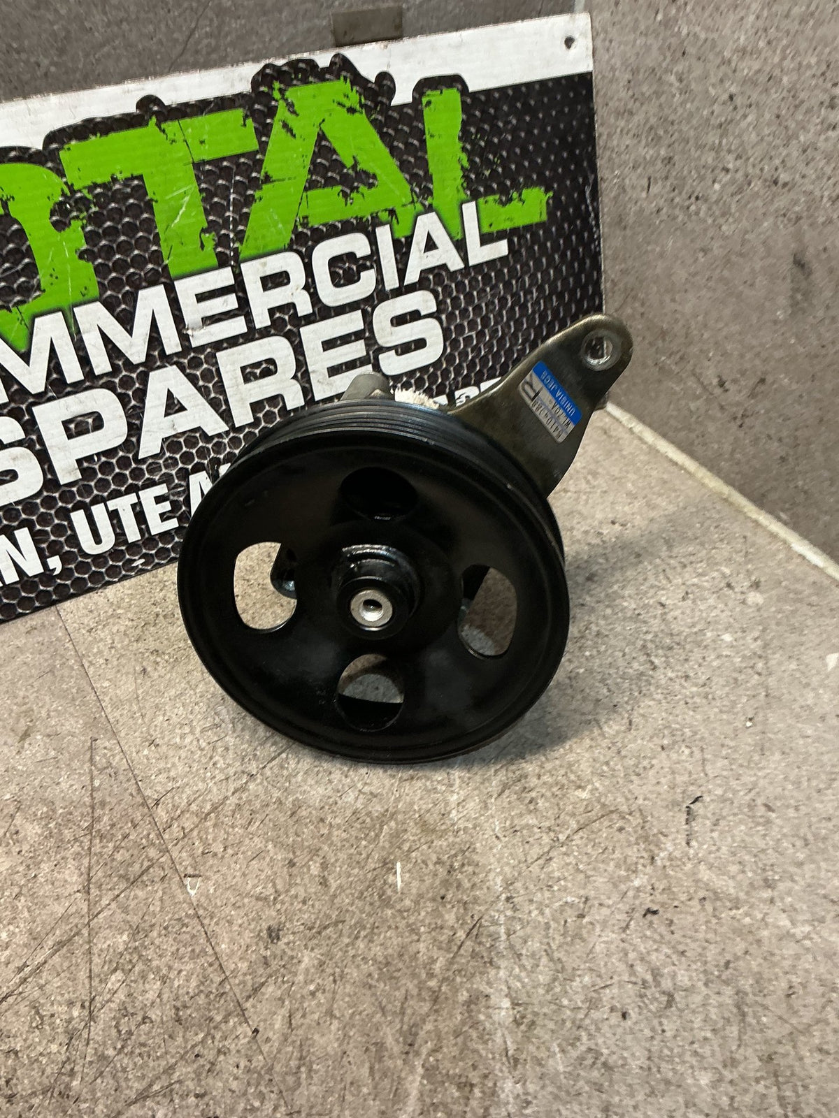 2005 Nissan Elgrand ME51- Power Steering Pump- (TAG16777)