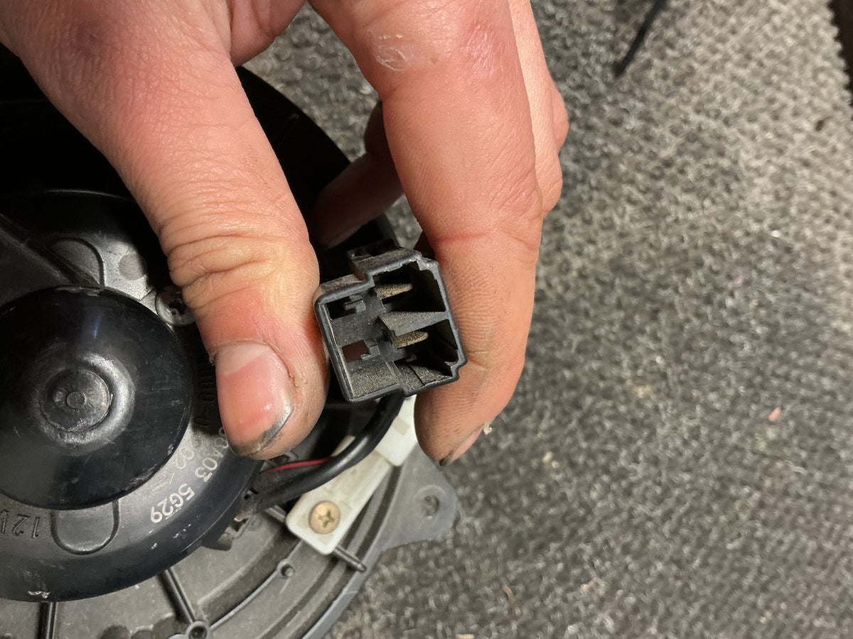 2005 Ford Escape 6W021- Heater Fan Motor- (TAG10660)