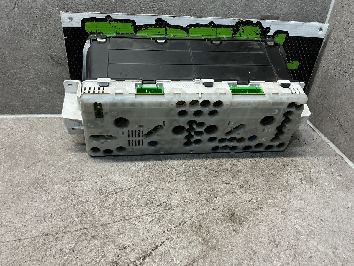 1998 Isuzu Bighorn UBS26GW- Instrument Cluster- (TAG15704)