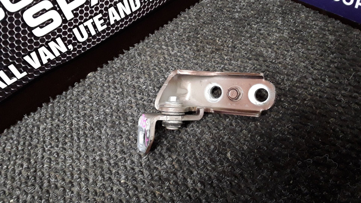 2015 Ford EcoSport TITANIUM 1.5- Left Front Door Top Hinge- (TAG6650)