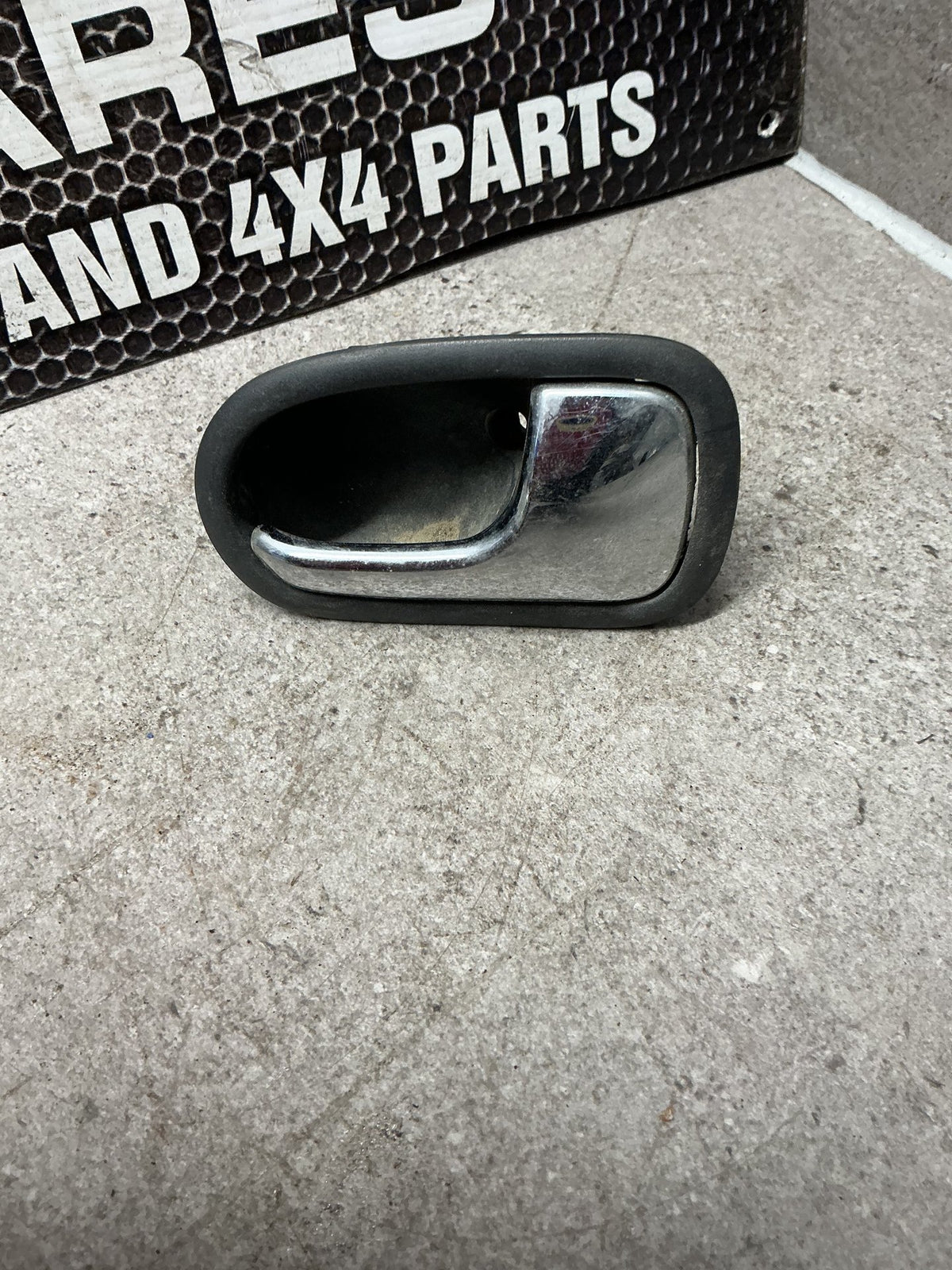 2004-2006 Ford Courier PH- Right Rear Door Interior Handle- (TAG14232)