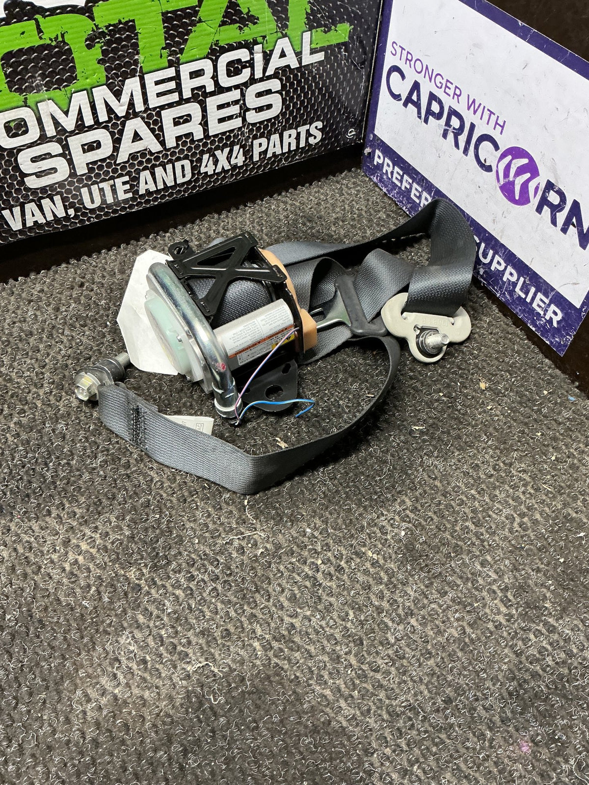 2006 Suzuki Vitara 1W047- Right Front Seat Belt- (TAG10706)