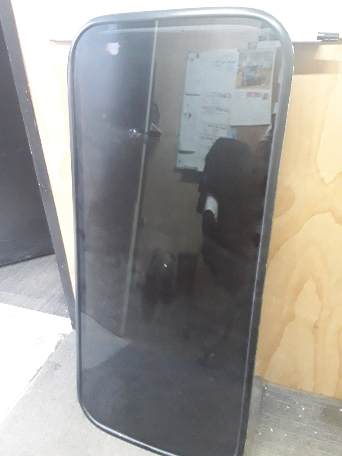2002 Nissan Caravan E25- Left Rear Cargo Glass- (TAG318)