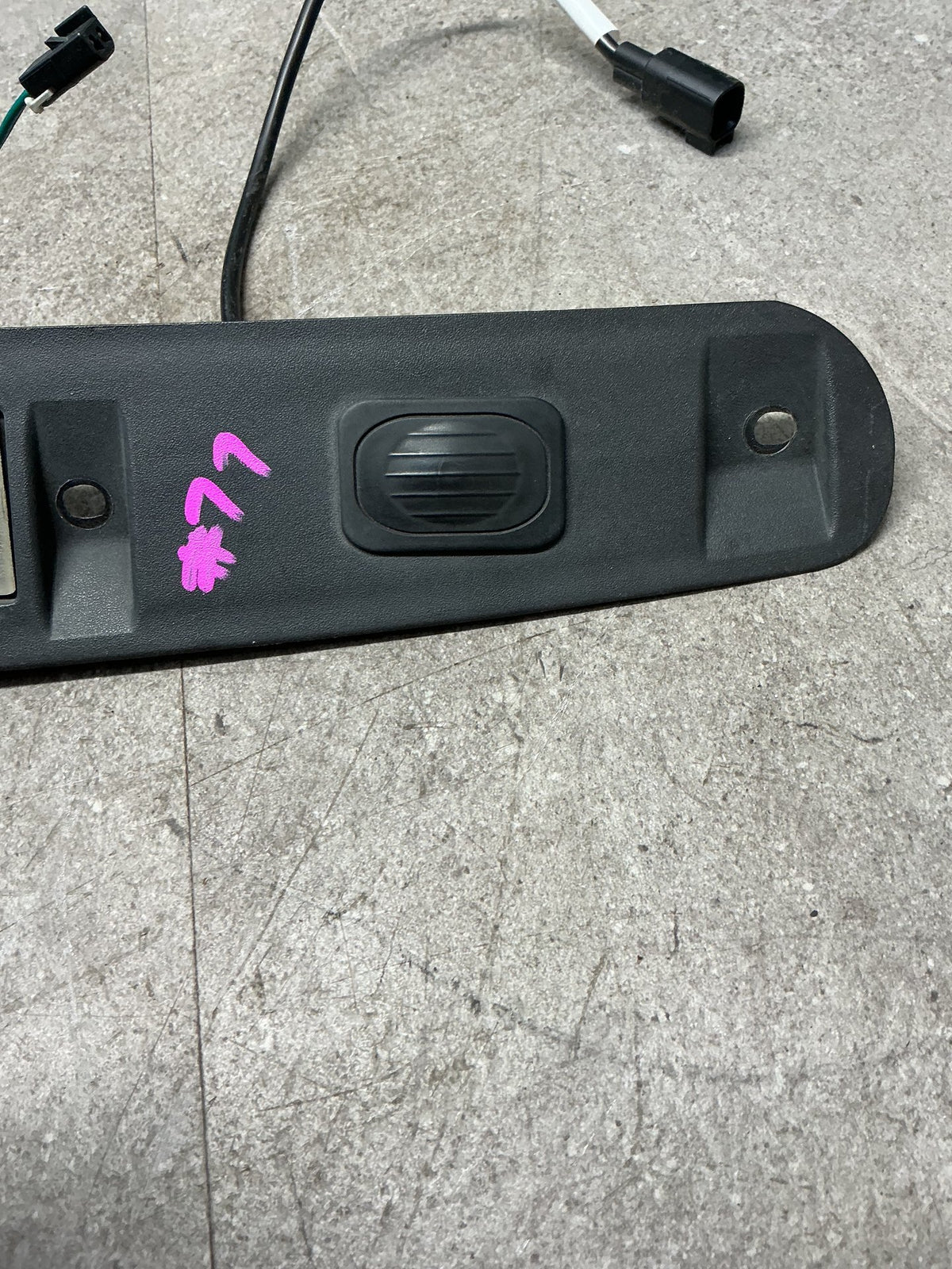 2013-2020 Dodge Journey JC- Tailgate Handle Outer- (TAG14526)
