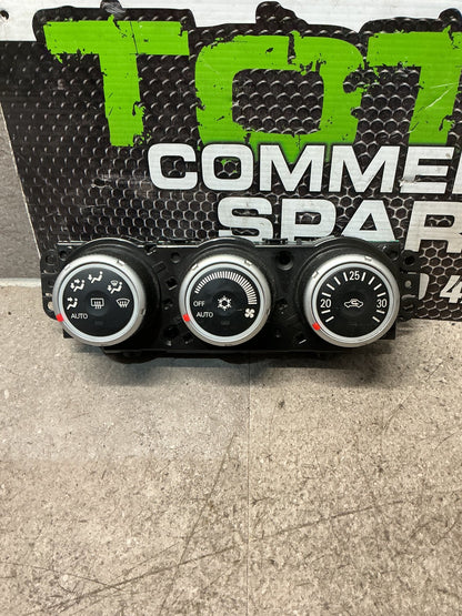 2007 Mitsubishi Outlander- Heater Controls- (TAG16077) PN: 7820A072XB