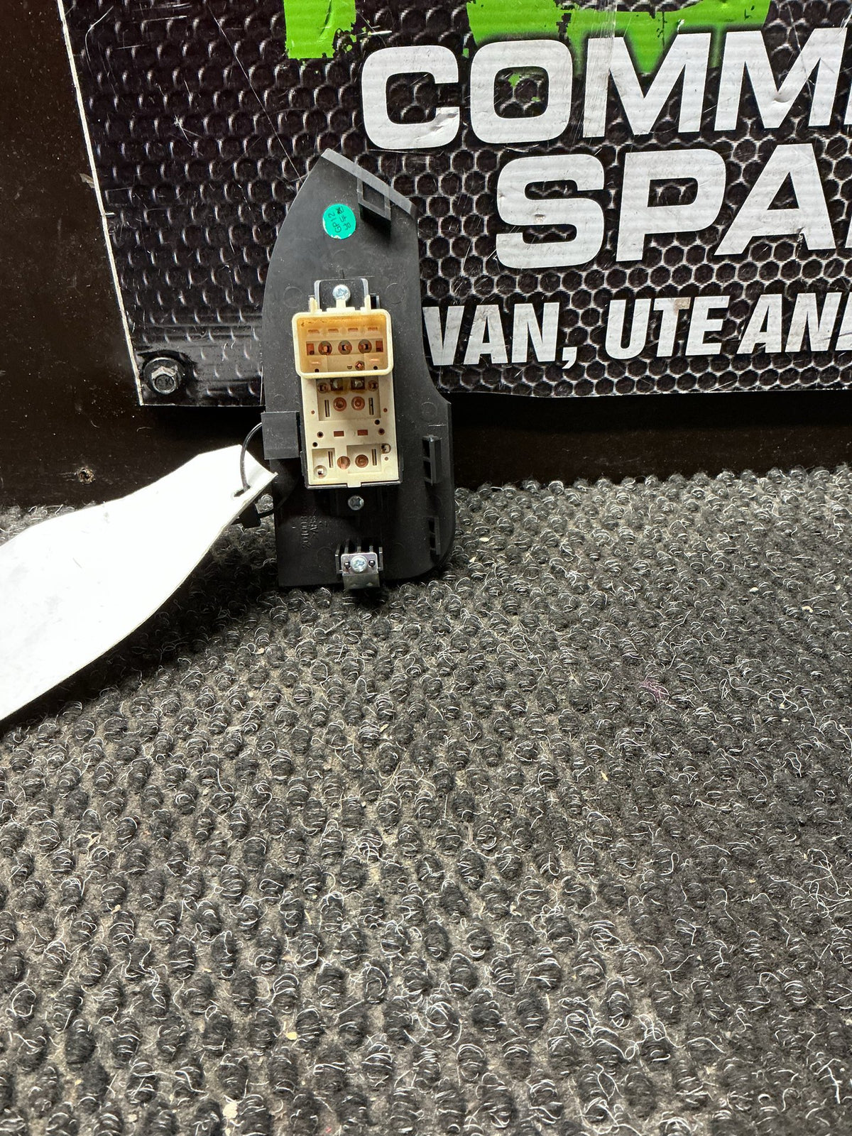 2012 Holden Captiva 7 1W067- Right Rear Window Switch- (TAG9955)