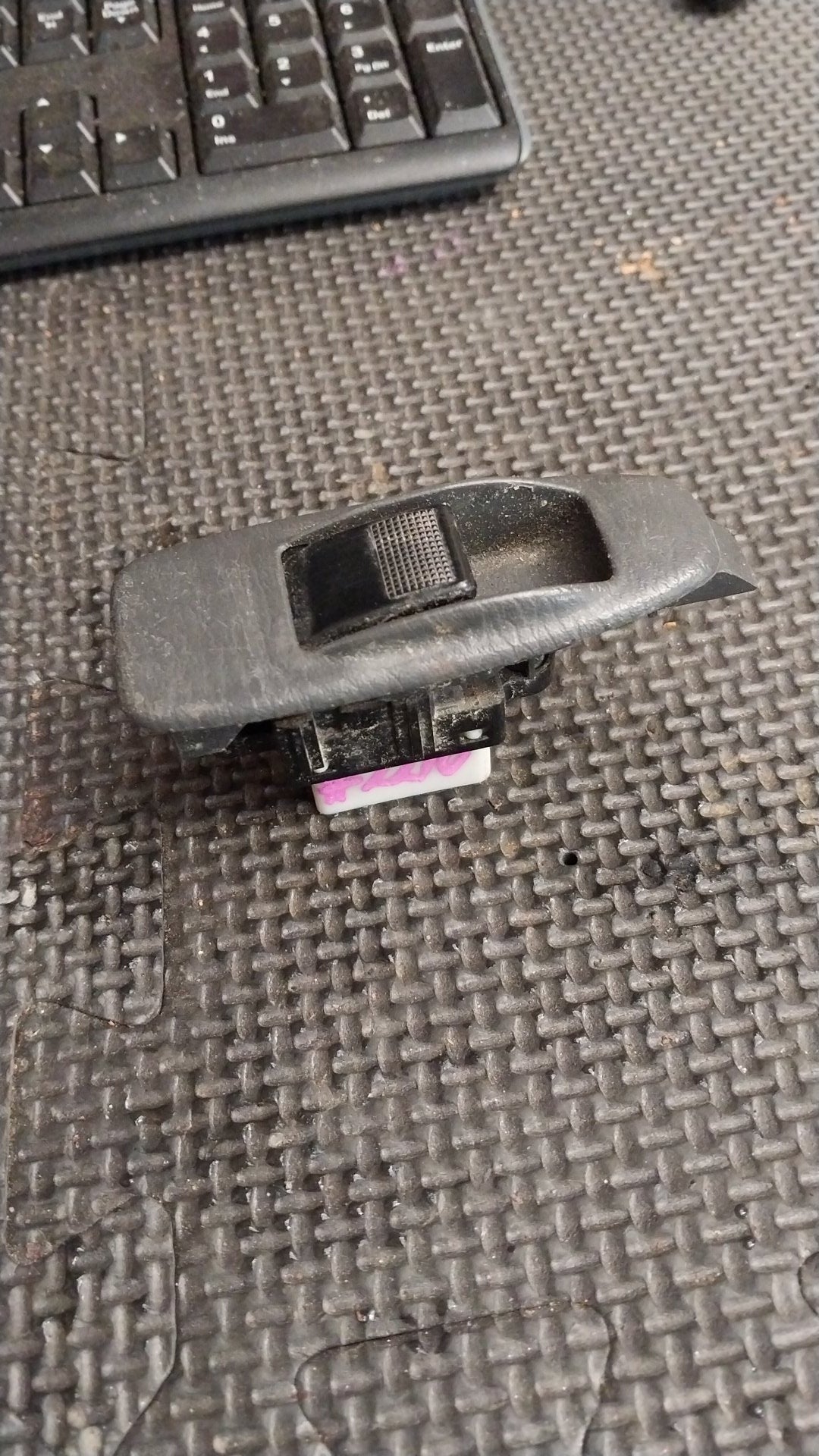 2004-2006 Ford Courier PH- Right Rear Window Switch- (TAG2210)