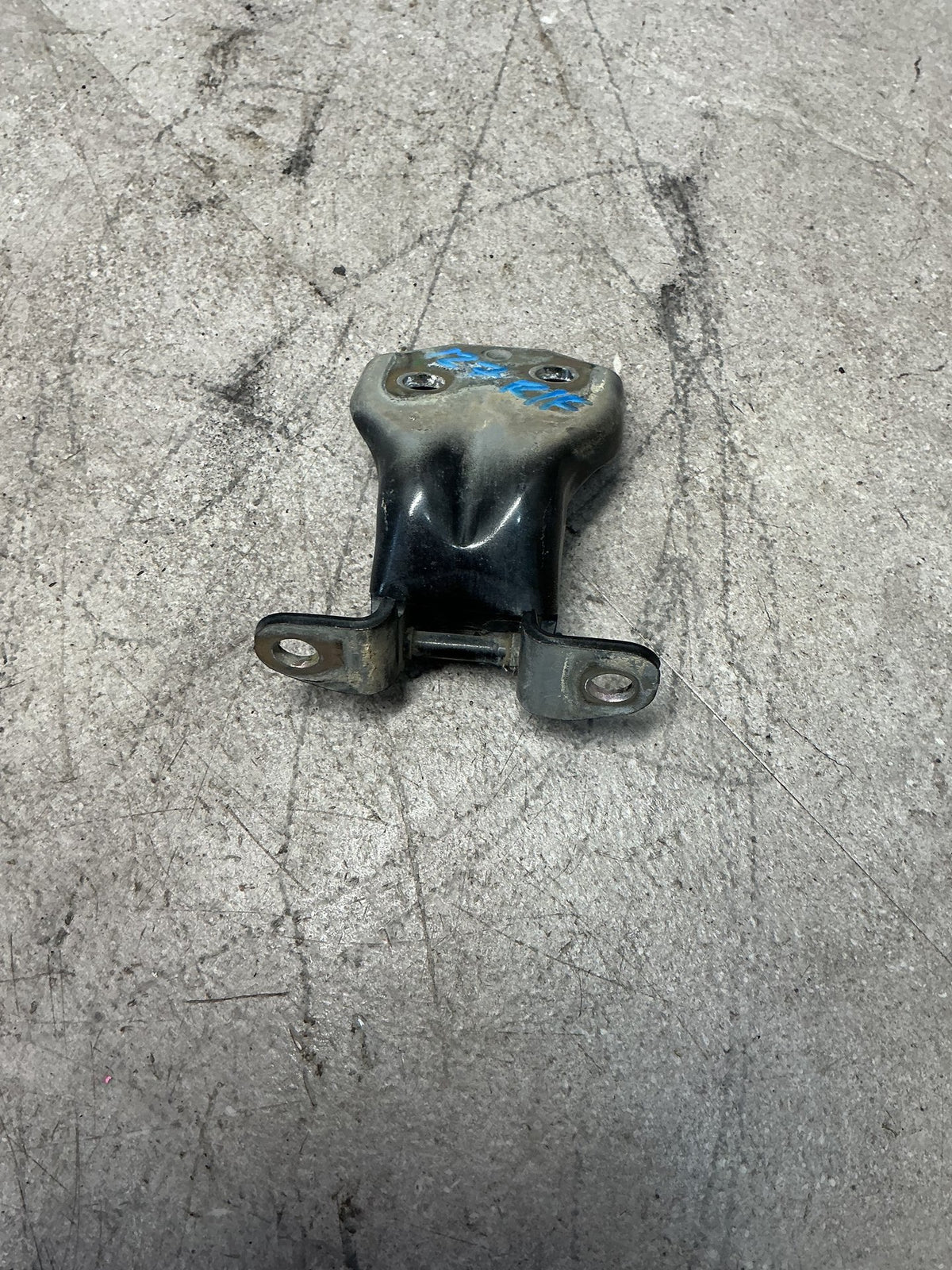 2012-2020 Isuzu D-Max TFS- Right Front Door Bottom Hinge- (TAG13236)