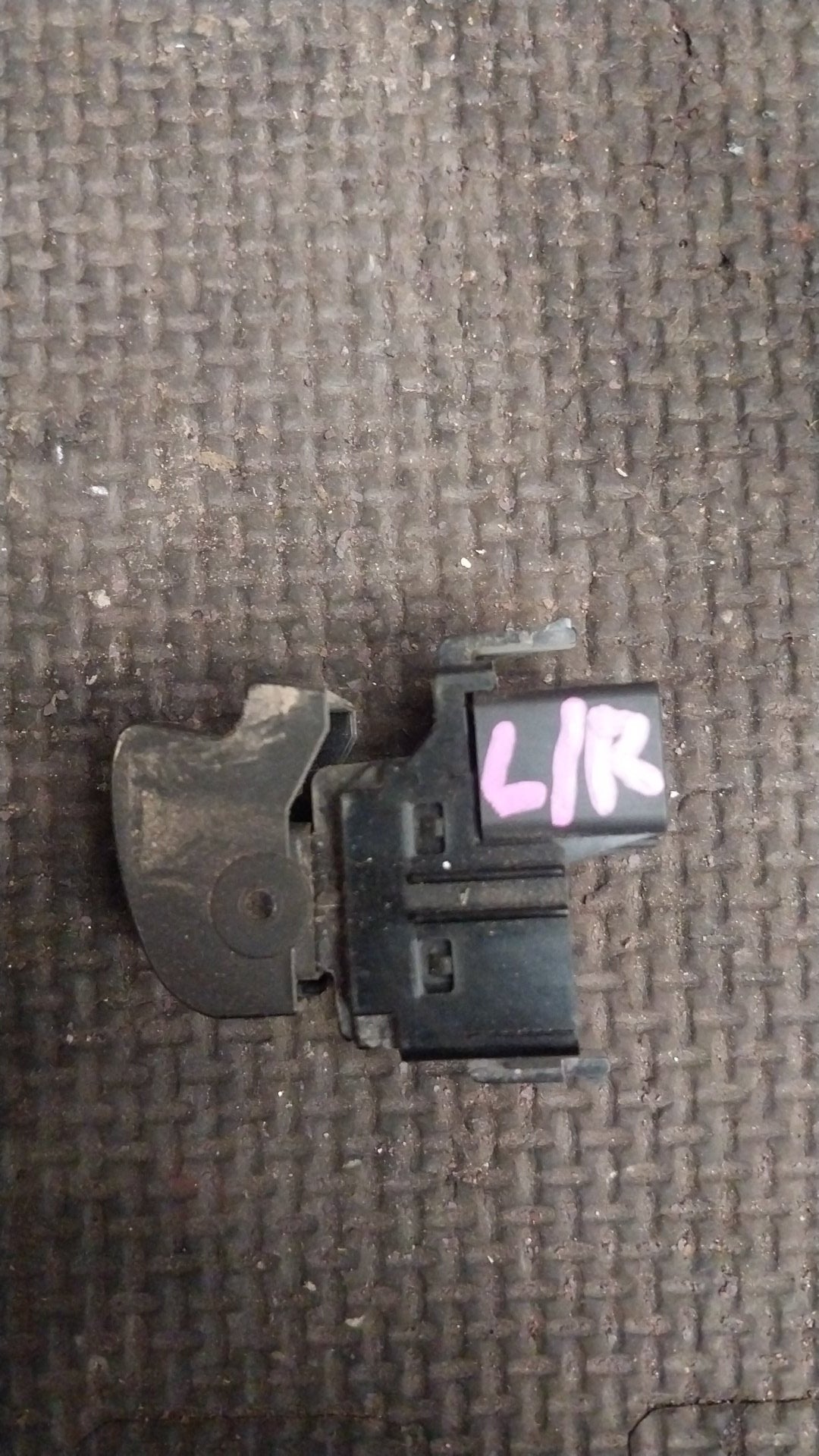 2012-2020 Isuzu D-Max TFS- Left Rear Window Switch- (TAG4001)