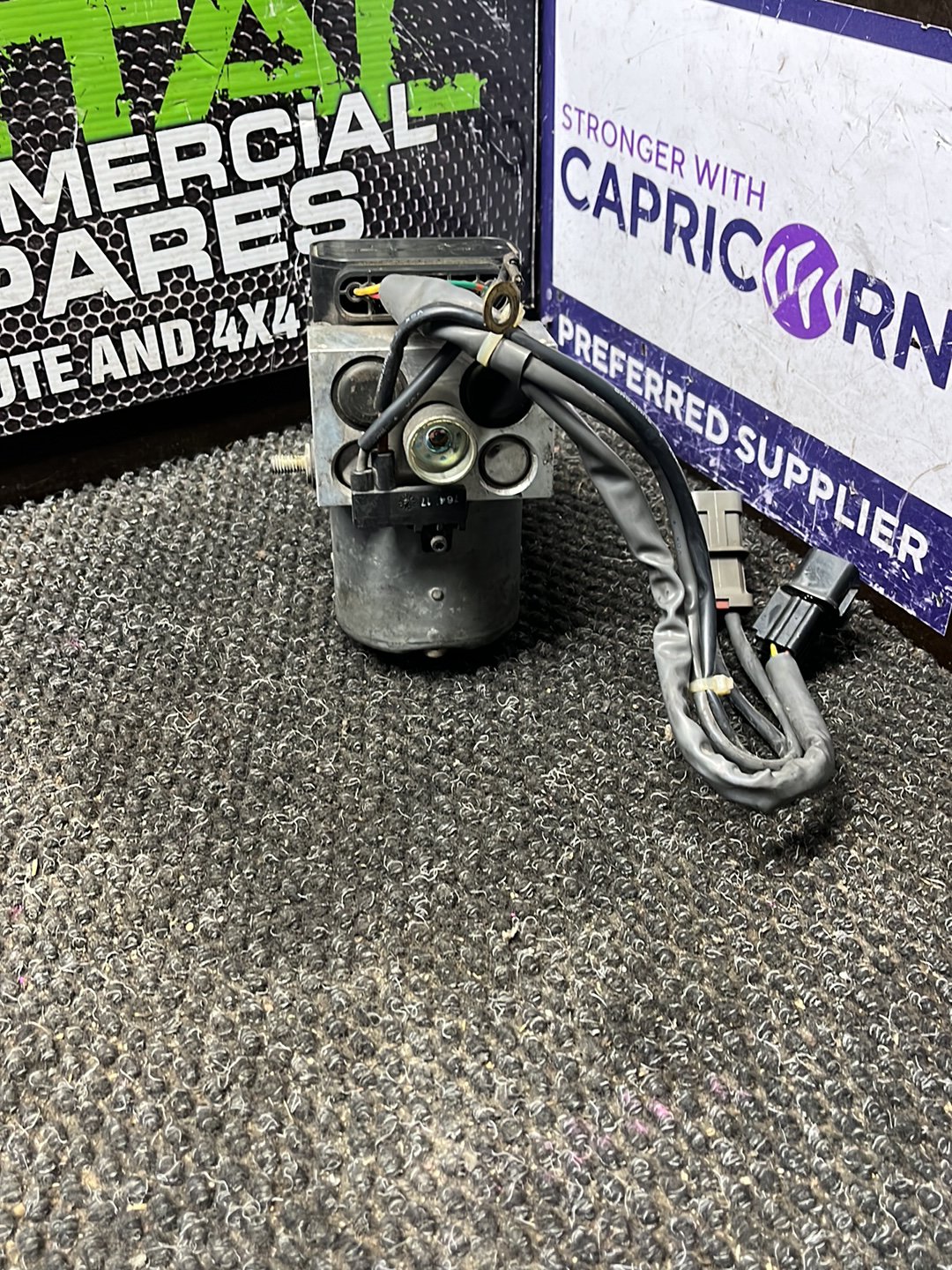1994-1999 Mitsubishi Pajero II V2*C- ABS Pump/Modulator- (TAG9682)