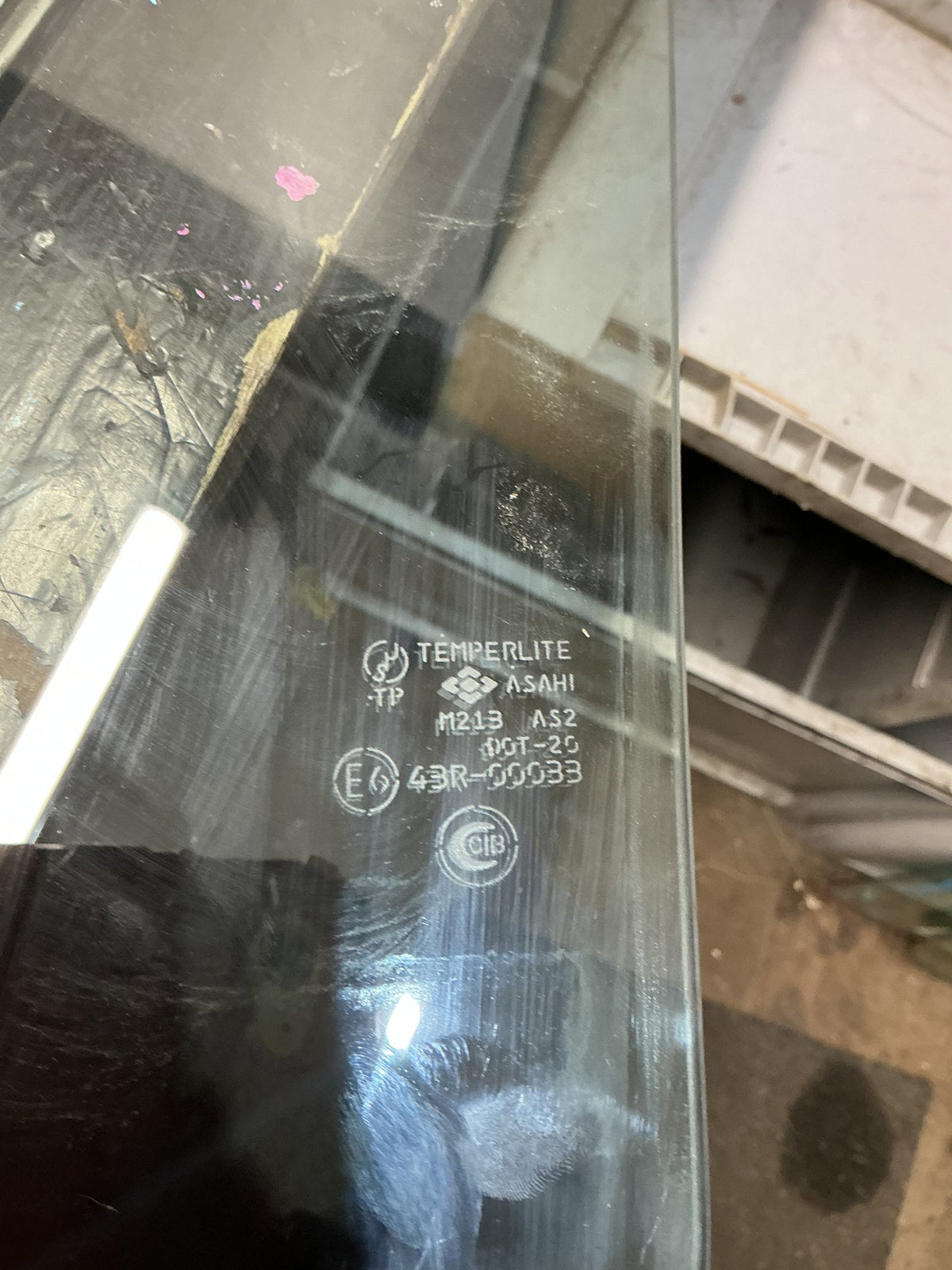 1998-2015 Suzuki Grand Vitara - Right Rear Door Glass - (TAG19132)