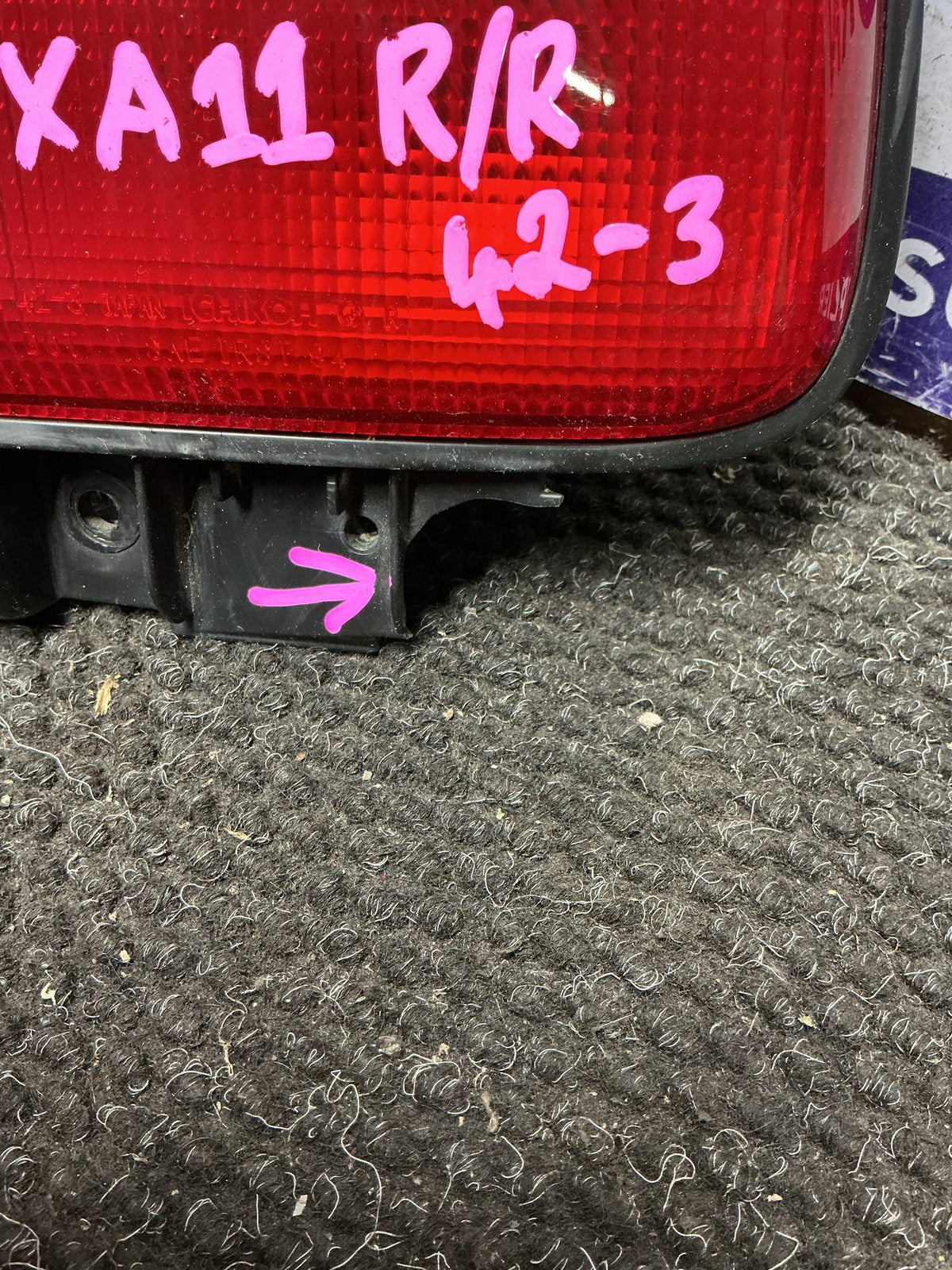 1994-1998 Toyota RAV4 SXA11- Right Taillight- (TAG9894)