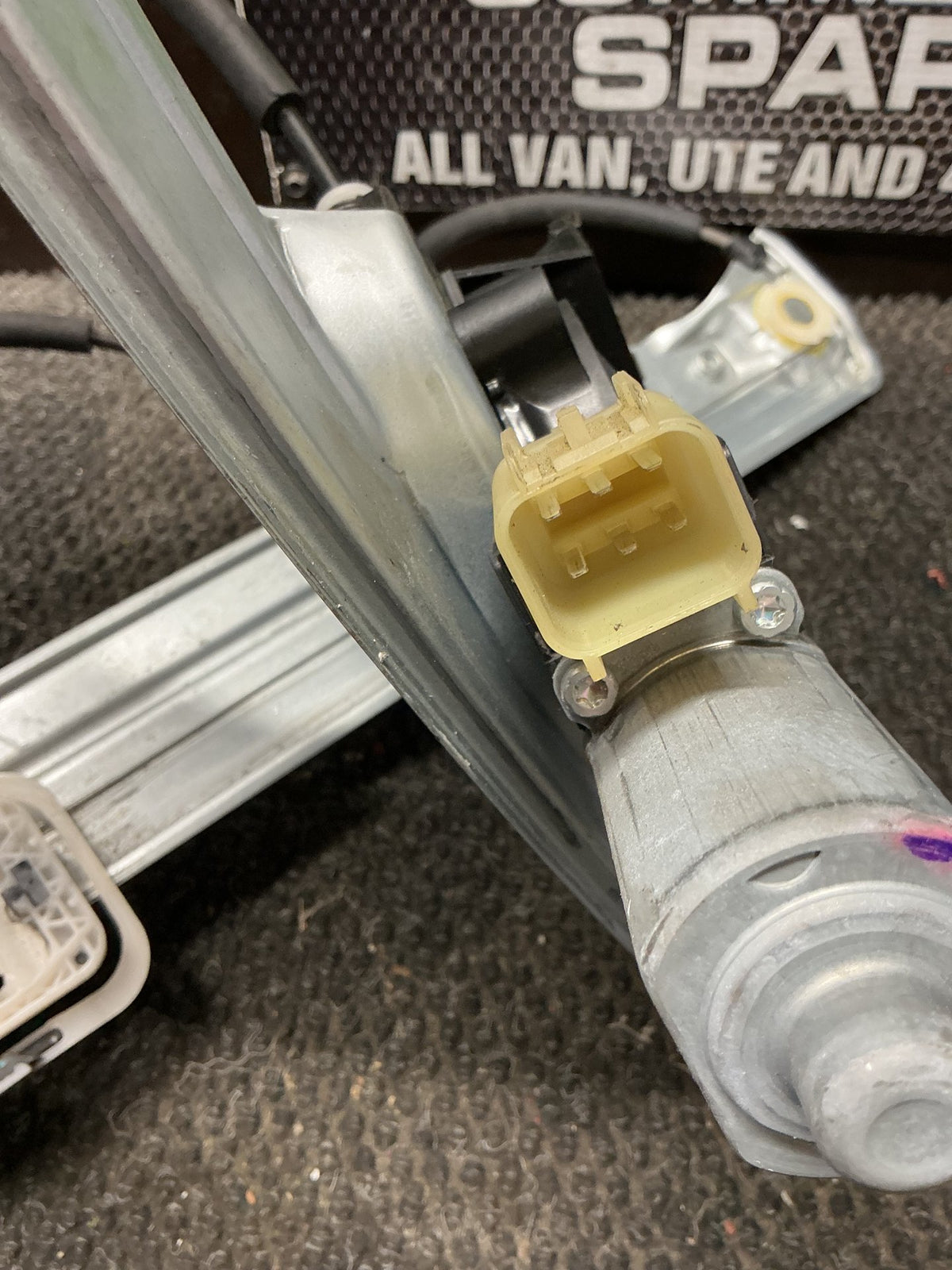 2014 Ford Escape- Left Front Window Regulator/Motor- (TAG10523)