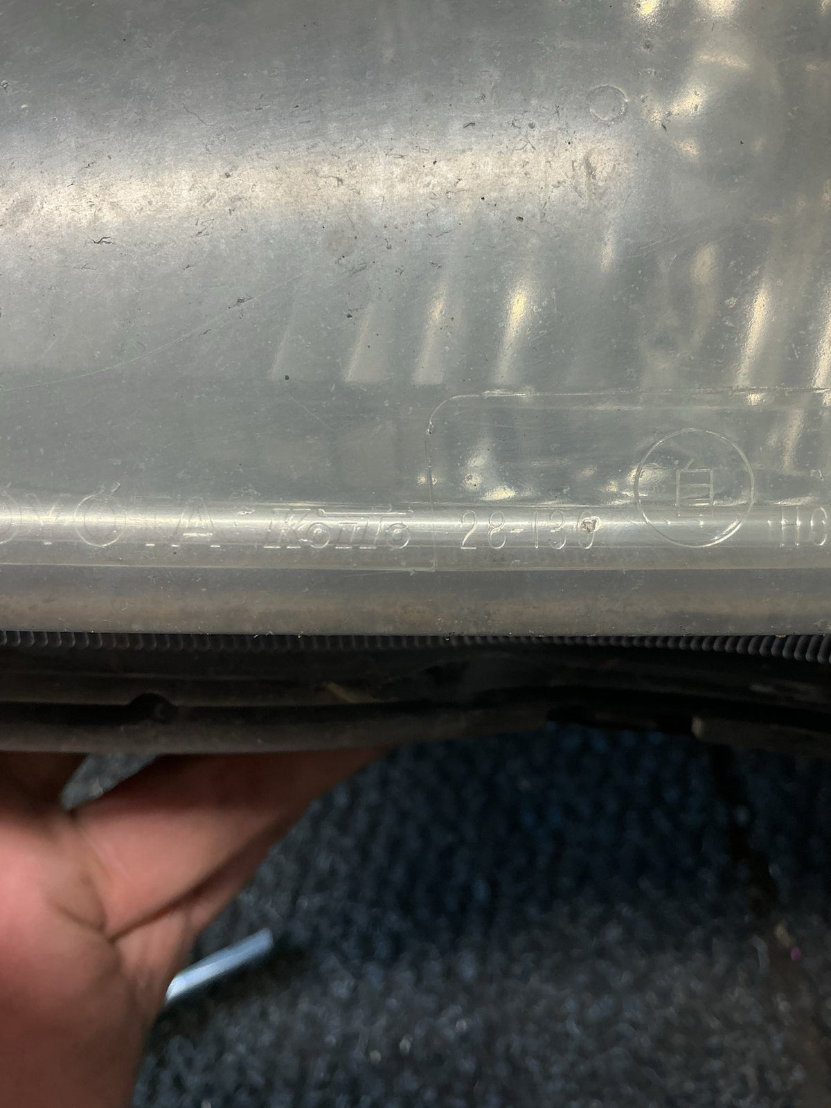 2000 Toyota Estima ACR30- Left Headlight- (TAG9648)