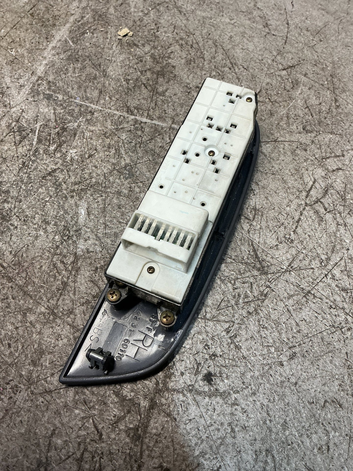 1996-2000 Toyota Land Cruiser J90 - Master Power Window Switch - (TAG18034)