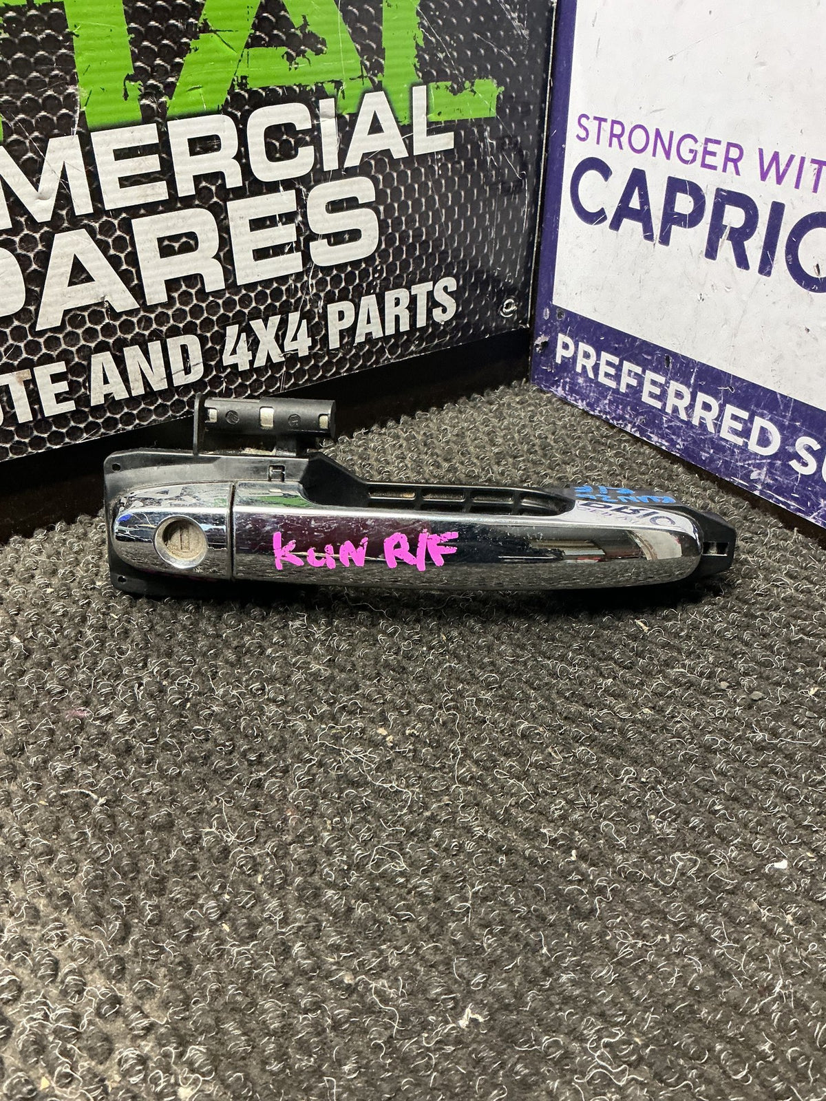 2006 Toyota Hilux KUN26- Right Front Door Exterior Handle- (TAG10158)