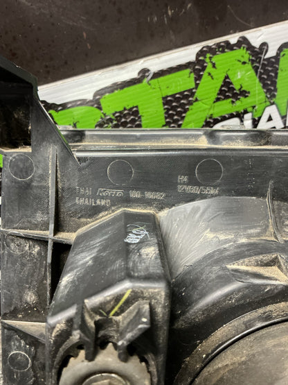 2006 Ford Ranger- Right Headlight- (TAG9592)