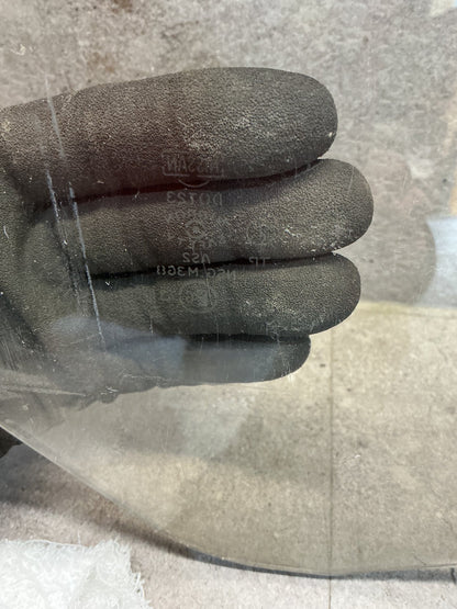 1994 Nissan Terrano D21 - Right Front Door Glass - (TAG19062)