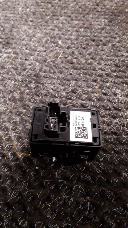 2021 Ford Puma ST-LINE 1.0P/7AT- Left Front Window Switch- (TAG6595)