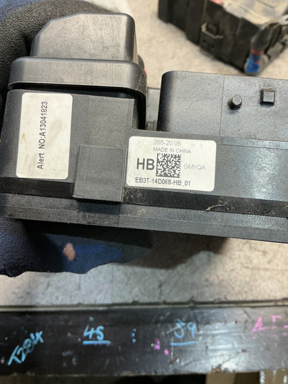 2016 Ford Ranger - Engine Fuse Box - (TAG17813)