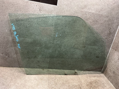 2000-2003 Mitsubishi Pajero V75 - Right Front Door Glass - (TAG18983)