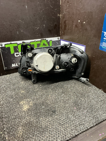 2004 Mazda Tribute EP- Right Headlight- (TAG9587)