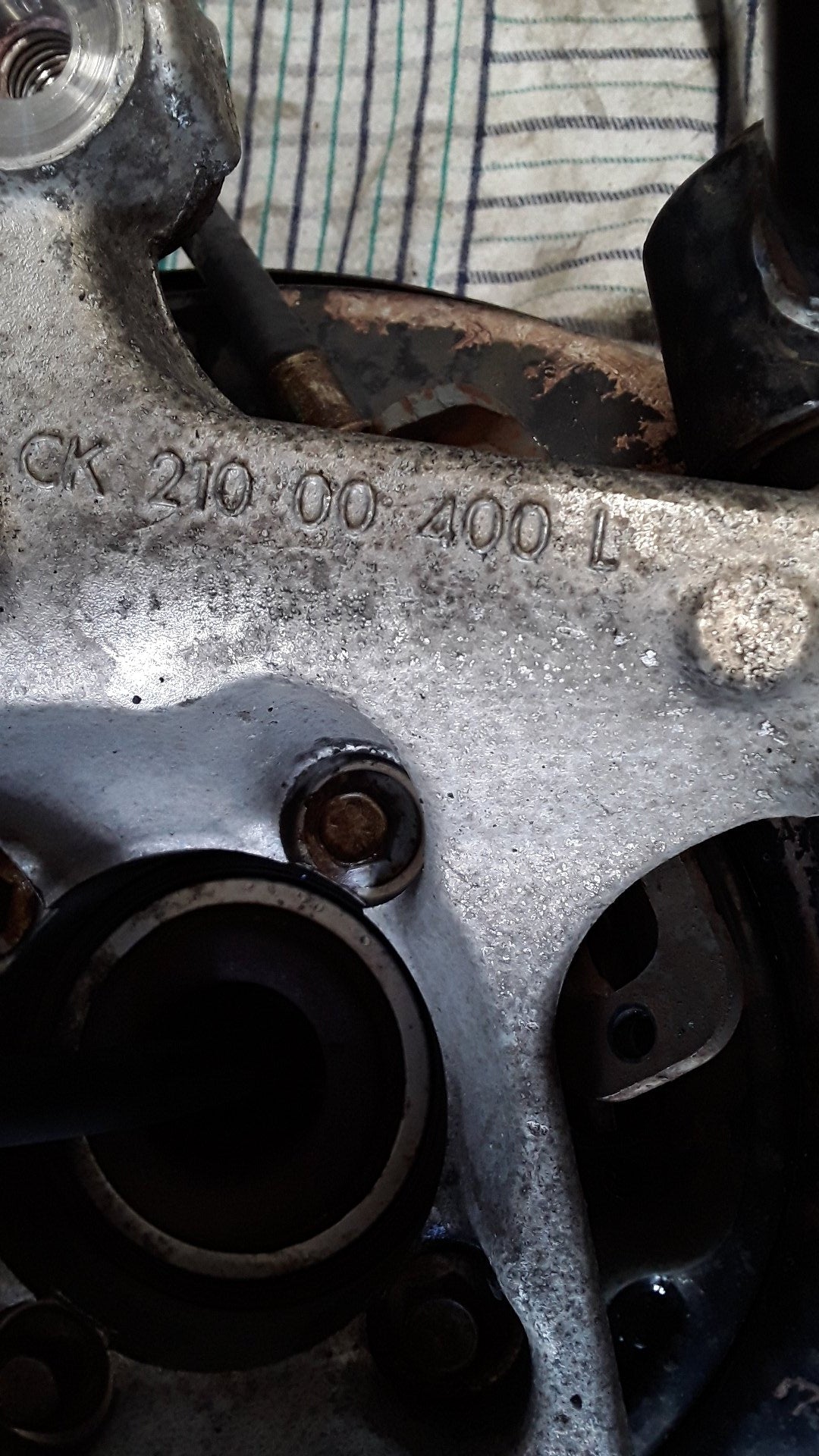 2013 Holden Captiva LT 2WD 2.4 AT- Left Rear Hub Assembly- (TAG6527)