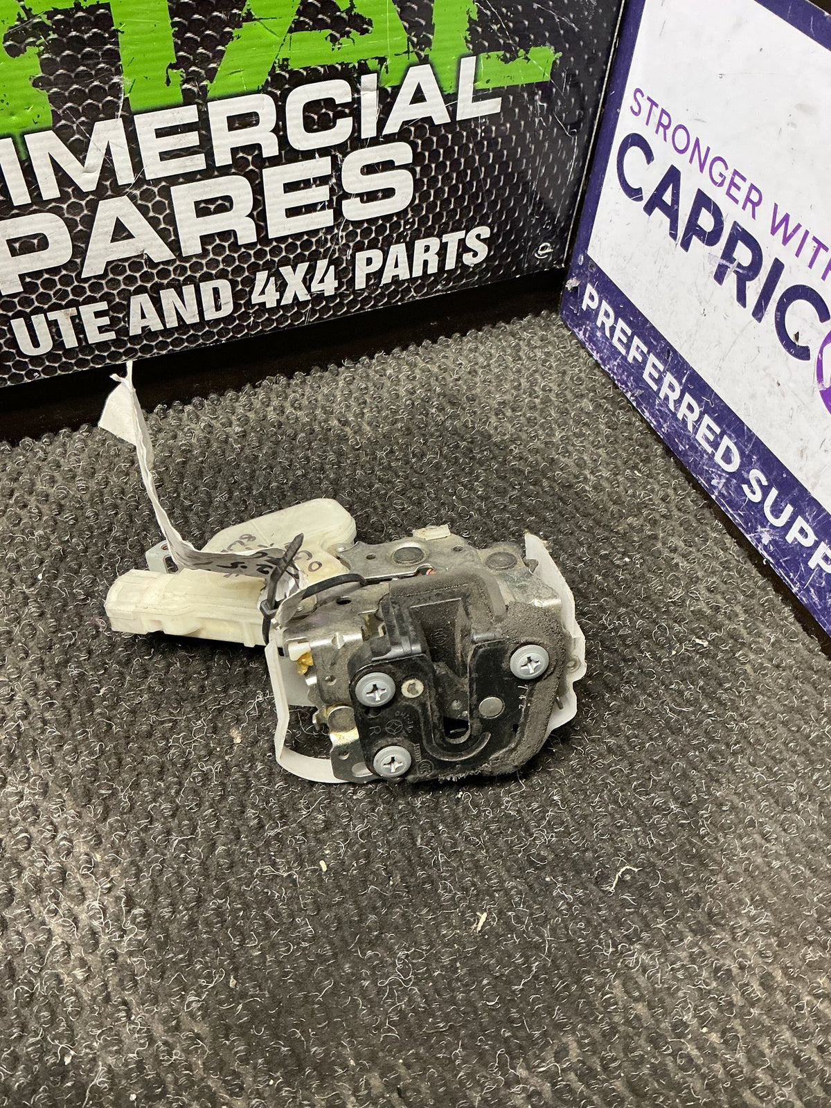 2001 Suzuki Grand Vitara 8W033- Tailgate Lock Actuator- (TAG10648)