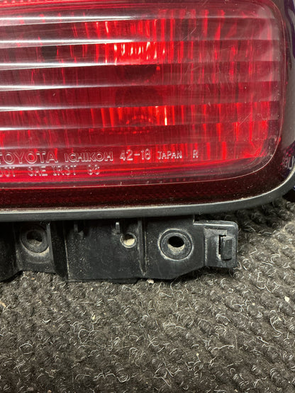 1994-1999 Toyota RAV4 SXA10- Right Taillight- (TAG9889)
