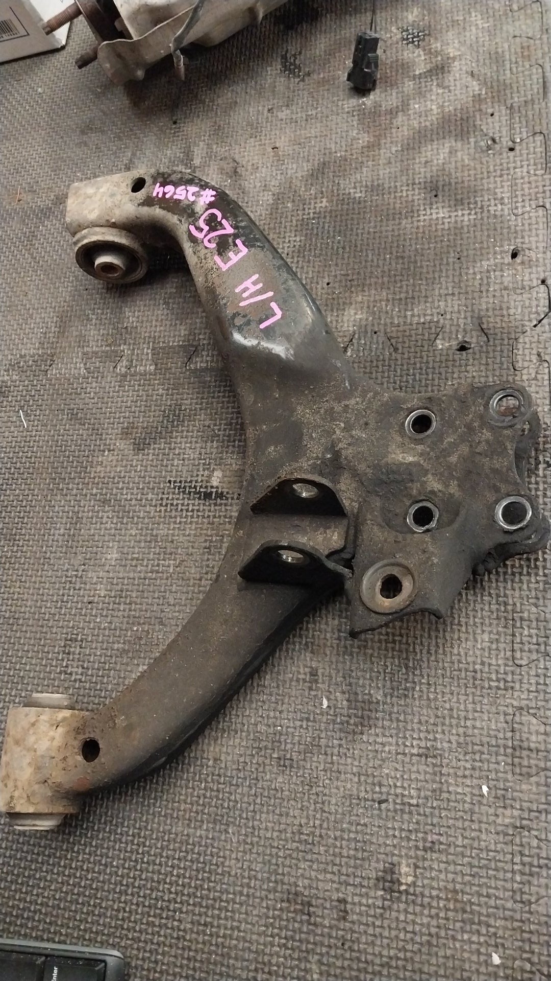 2009 Nissan Caravan E25 VWE25- Left Front Lower Control Arm- (TAG2564)