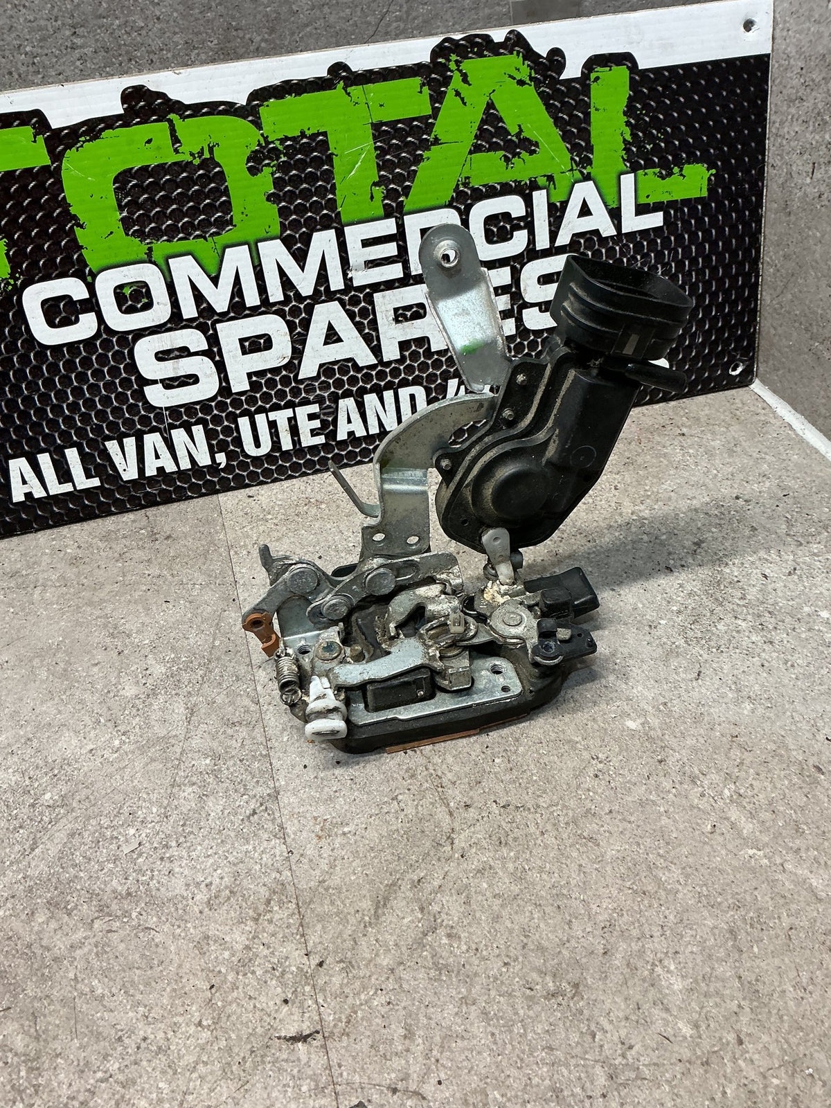 1995-2002 Toyota Hilux III N180- Right Front Door Lock Actuator- (TAG12785)
