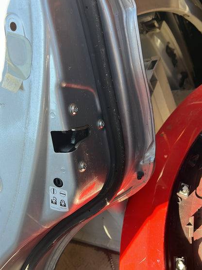 2008 Holden Captiva 7- Right Rear Door Shell- (TAG8170)
