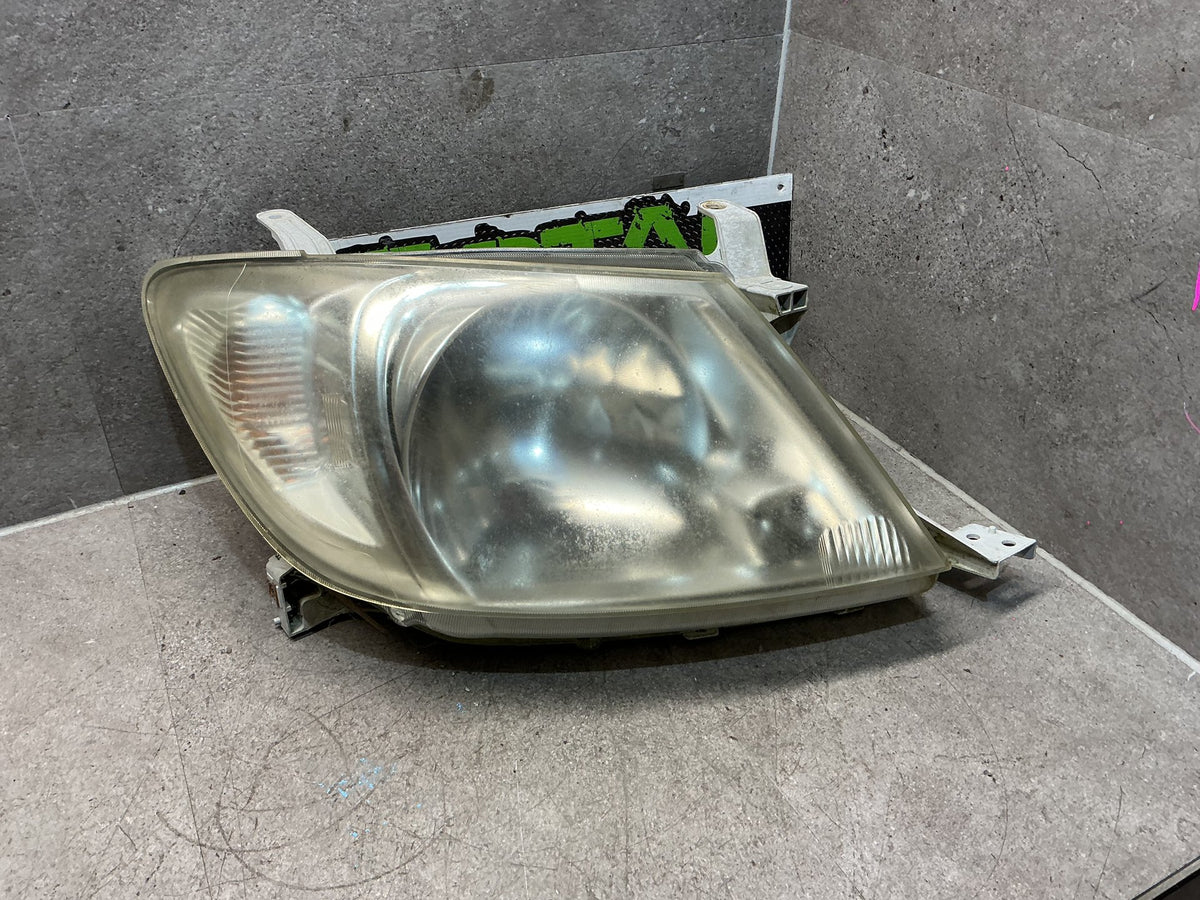 2006-2011 Toyota Hilux VII N10- Right Headlight- (TAG15825)