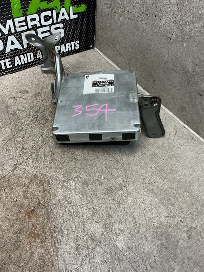 2006 Toyota Hilux- ECU- (TAG15581) PN: 89661-0K220