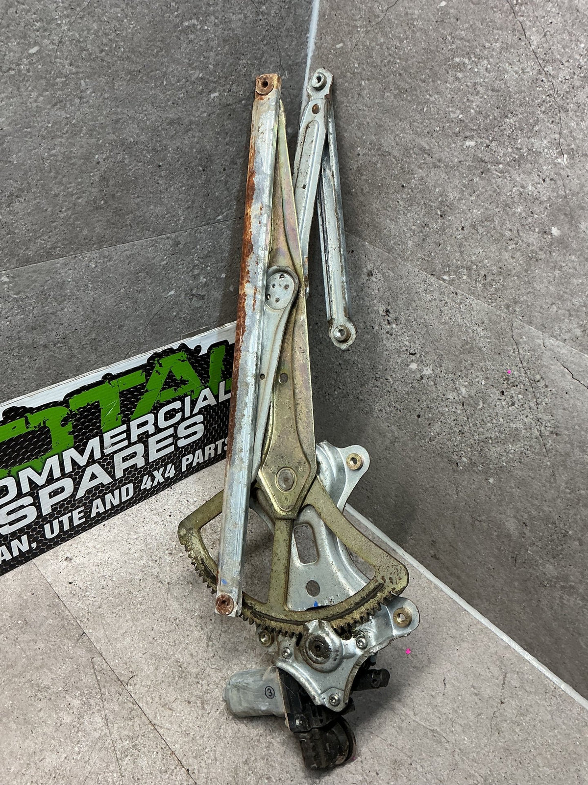 2005-2006 Toyota Hilux VII N20- Left Front Window Regulator/Motor- (TAG13691)