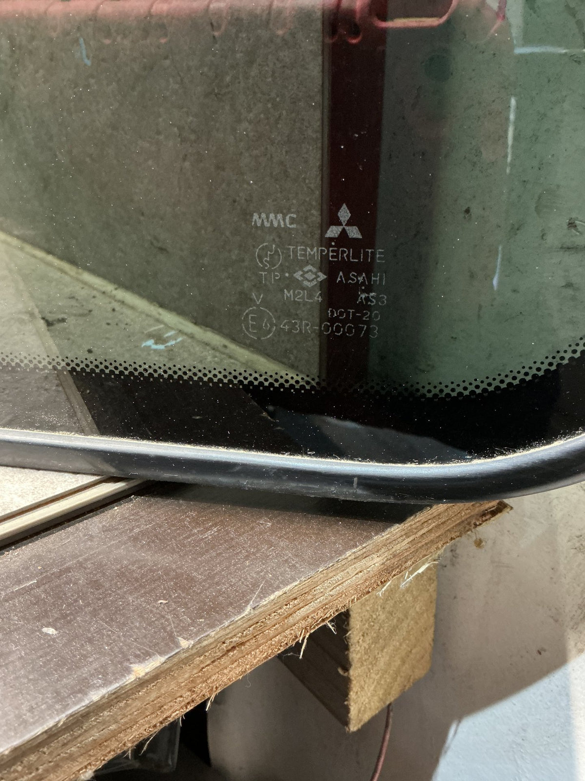 1997-2000 Mitsubishi Pajero II NL- Left Rear Cargo Glass- (TAG17474)