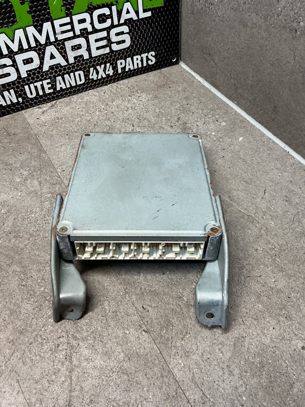 1995-2002 Toyota Hilux III N180- ECU- (TAG12782)