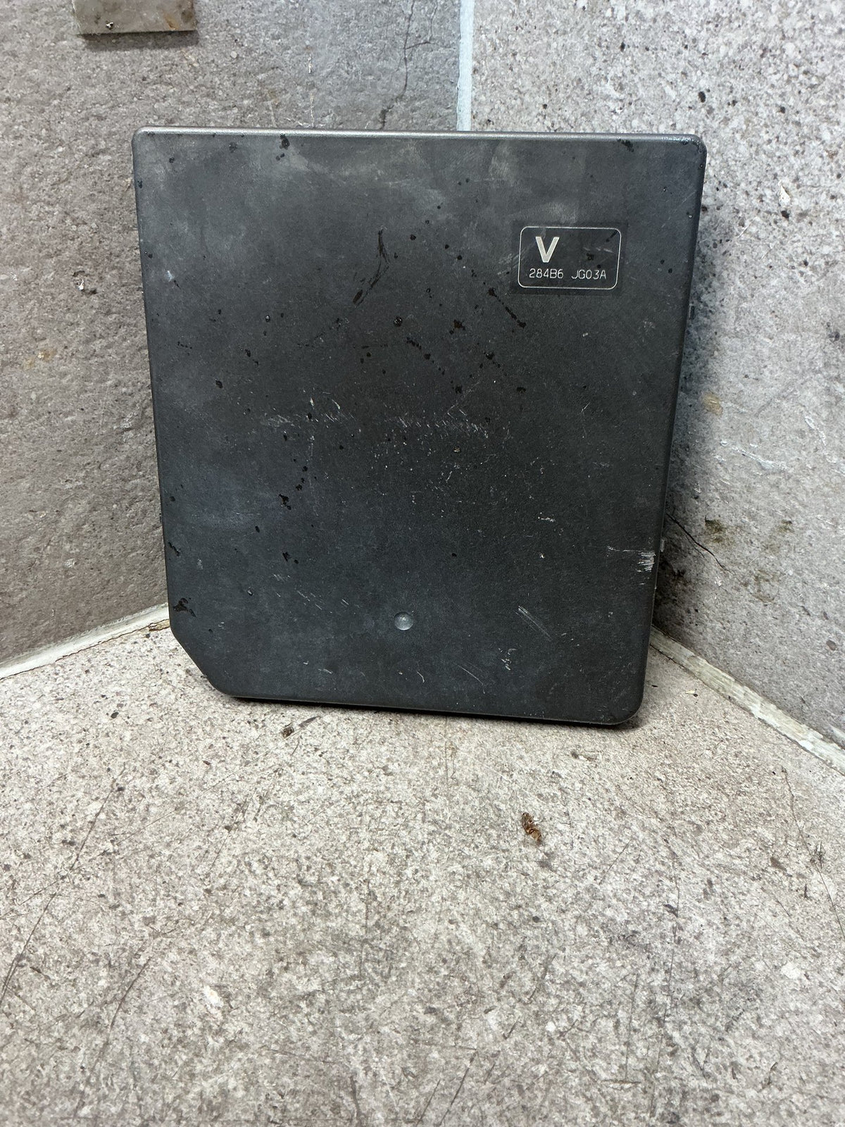 2011 Nissan X-Trail T31 NT31 - Engine Fuse Box - (TAG17943)