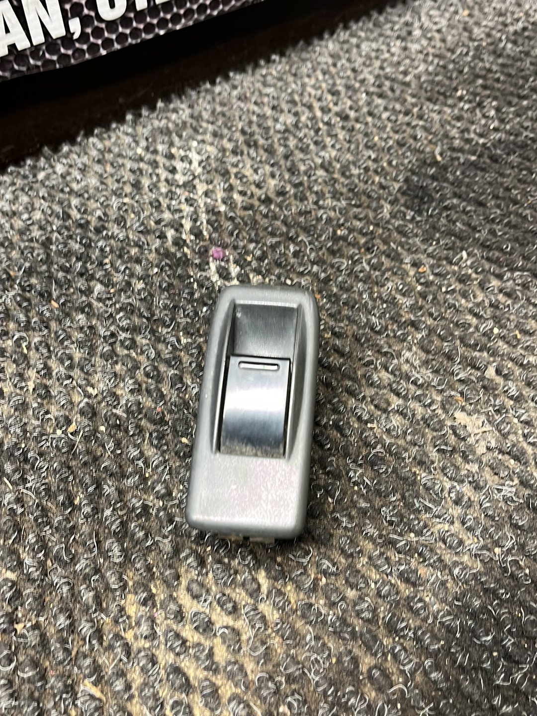1995 Suzuki Escudo- Left Rear Window Switch- (TAG8981)