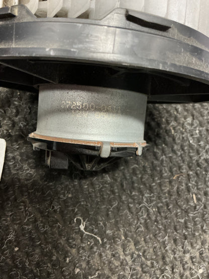 1999 Suzuki Carry 4W028- Heater Fan Motor- (TAG10654)