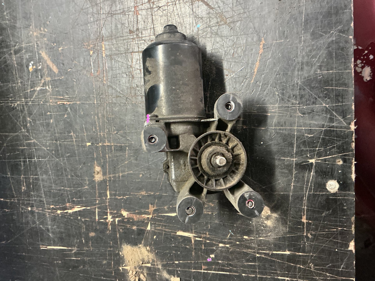 1993 Toyota Land Cruiser HDJ81- Front Wiper Motor- (TAG17354)