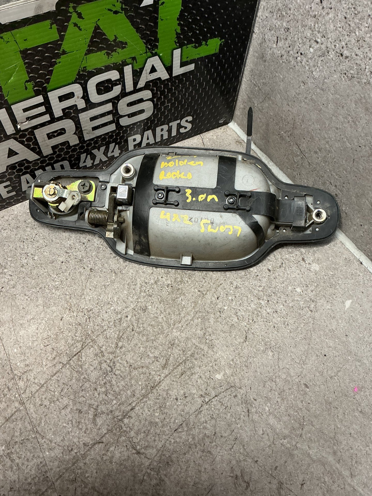 2004 Holden Rodeo 5W037- Right Front Door Exterior Handle- (TAG14745)