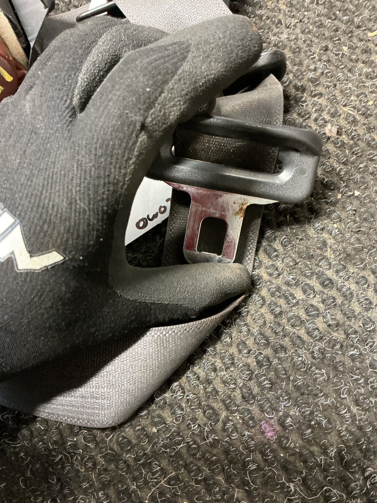 2002 Ford Explorer 0W029- Left Front Seat Belt- (TAG10811)