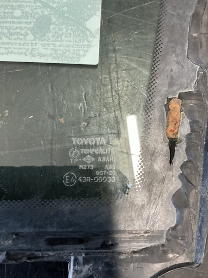 1998 Toyota Estima TCR10 - Right Front Quarter Door Glass - (TAG18599)