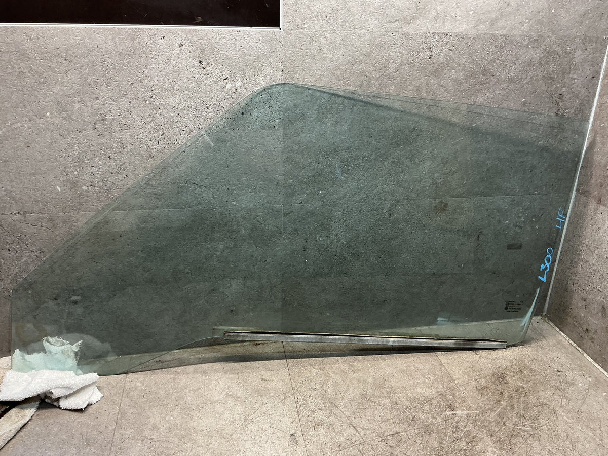 1986-1995 Mitsubishi L300 - Left Front Door Glass - (TAG19077)